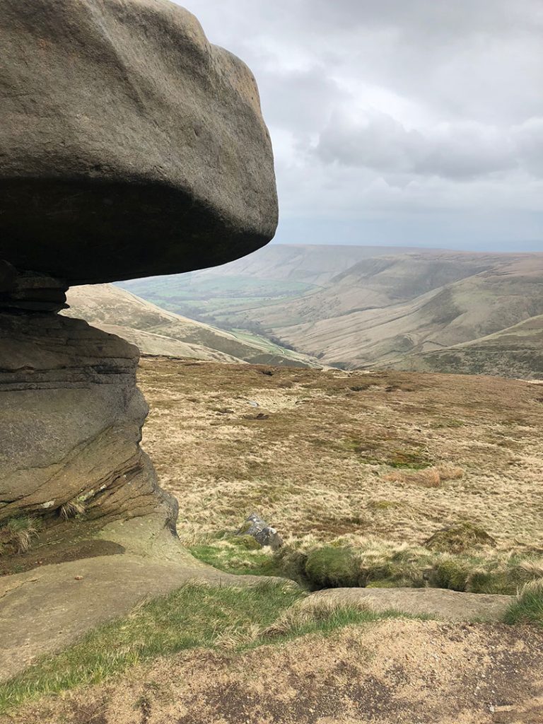 Entering-the-Wool-Packs-Edale-Skyline